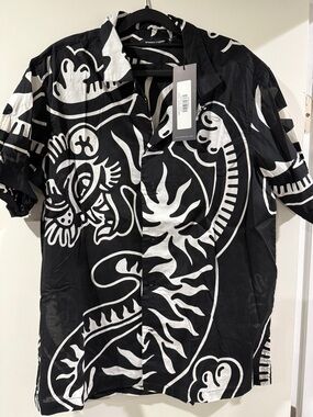 Men's Casual Black & White Graphic Button-Down Shirt